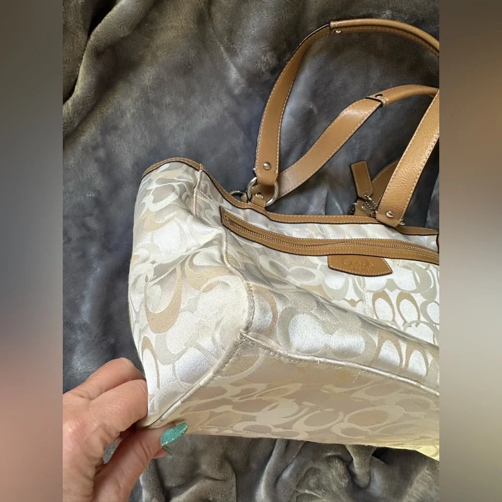 Coach this bag